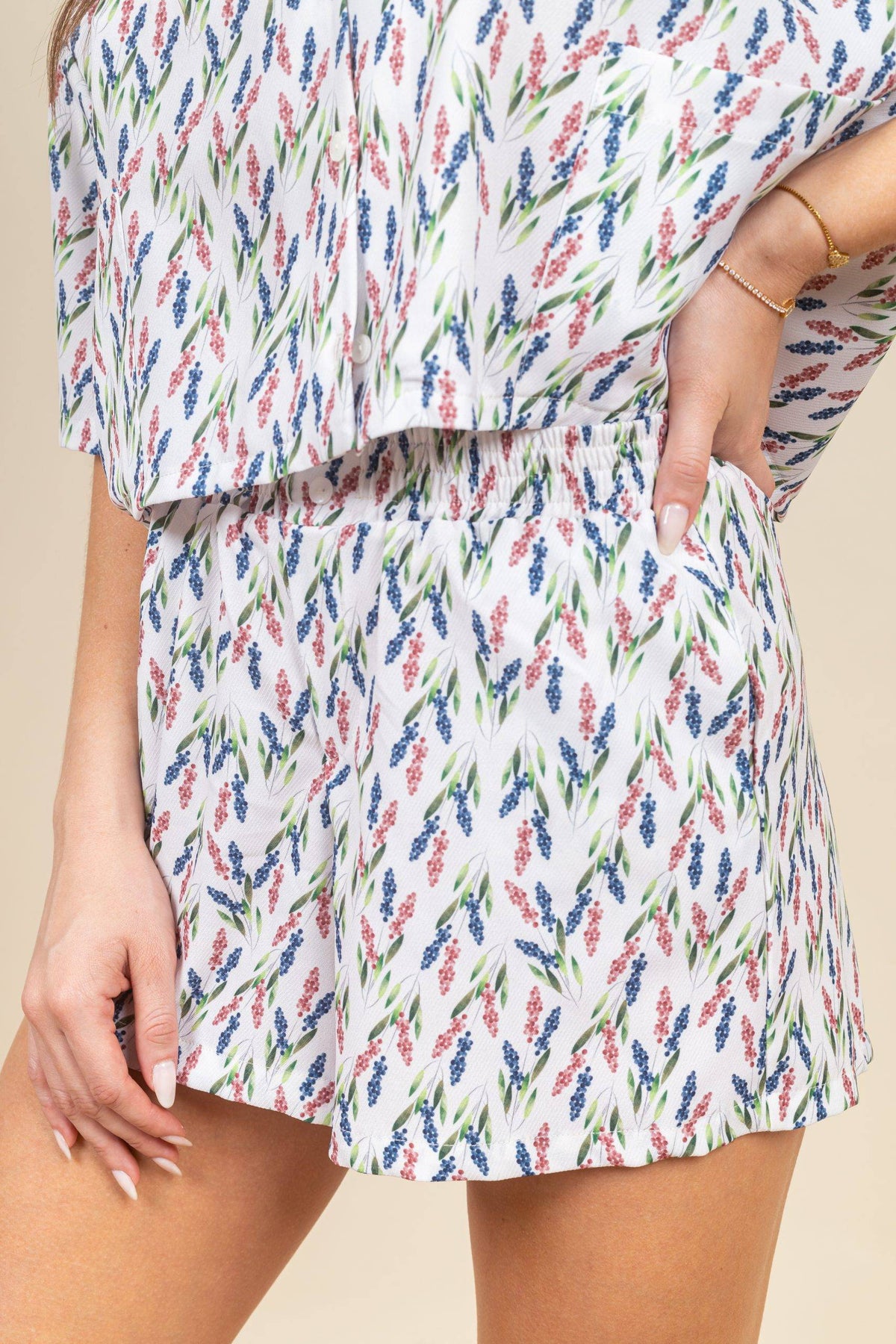 Short Aleia Berry Bouquet