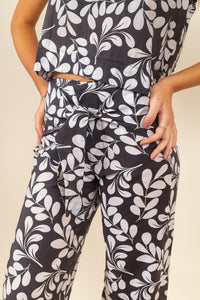 Palazzo Maribel B&W Leaves